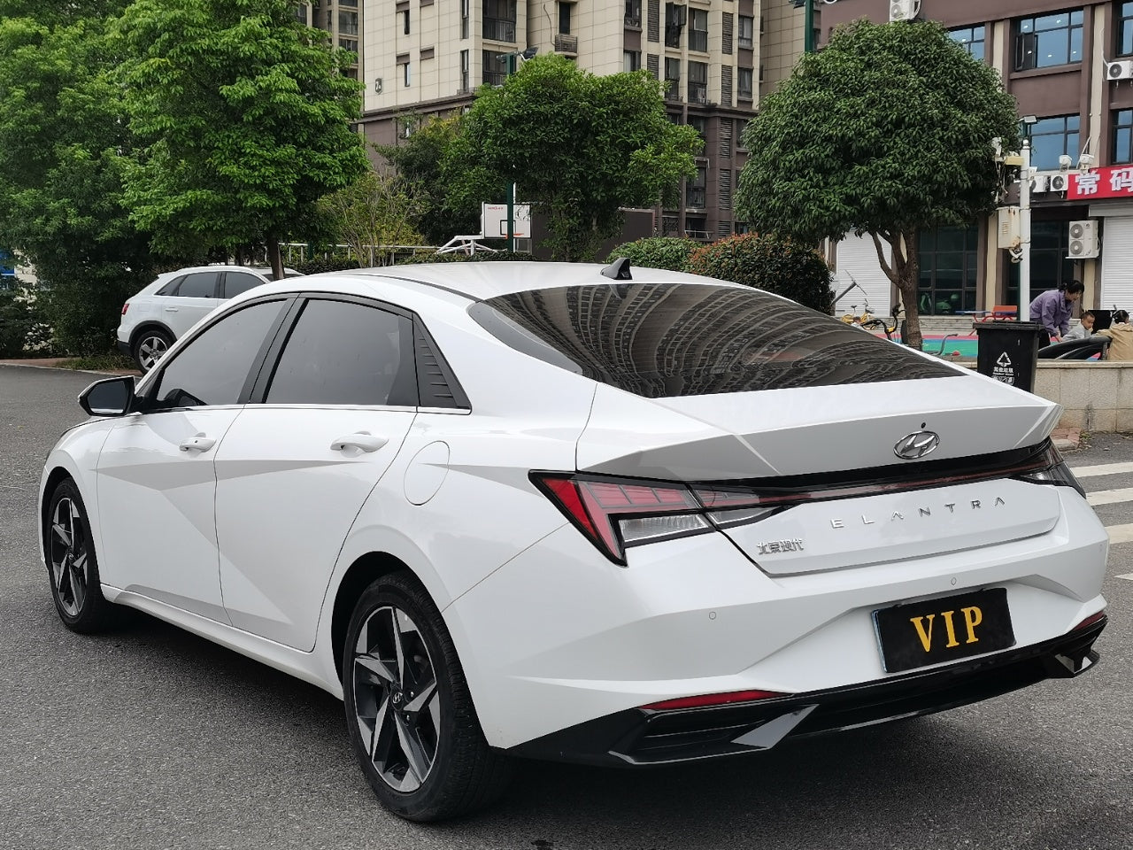 Hyundai Elantra 2022 1.5L CVT LUX Premium Edition