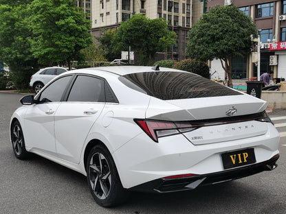 Hyundai Elantra 2022 1.5L CVT LUX Premium Edition