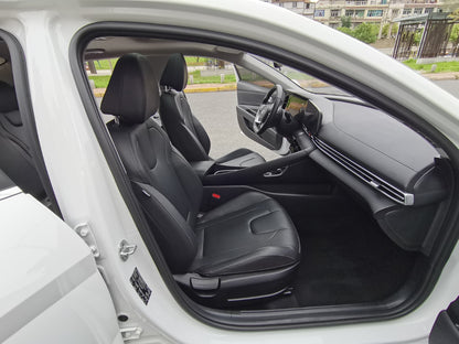 Hyundai Elantra 2022 1.5L CVT LUX Premium Edition