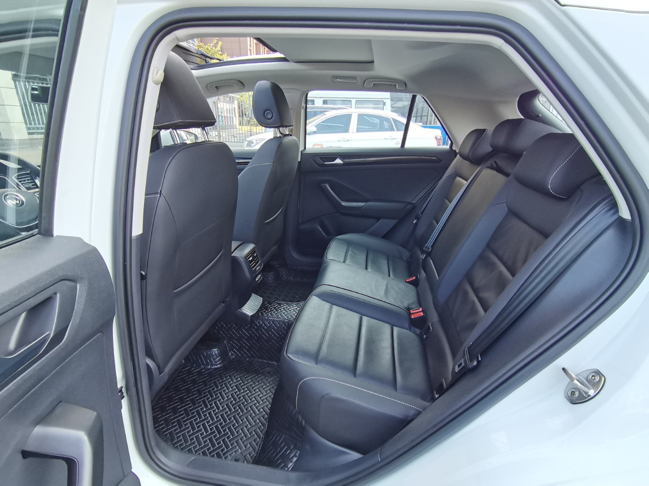 Volkswagen T-ROC Exploration Song 2022 280TSI DSG 2WD Comfort PLUS