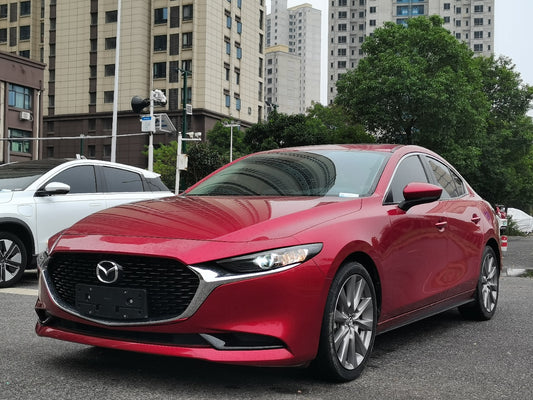 Mazda Axela 2021 вид сбоку