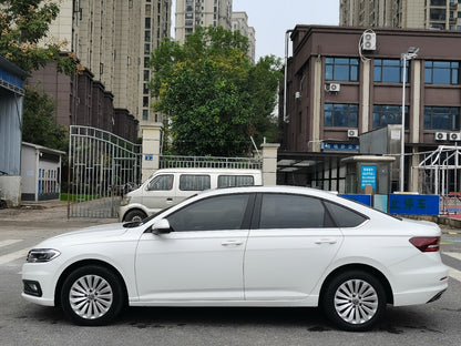 Volkswagen Lavida 2022 вид сбоку