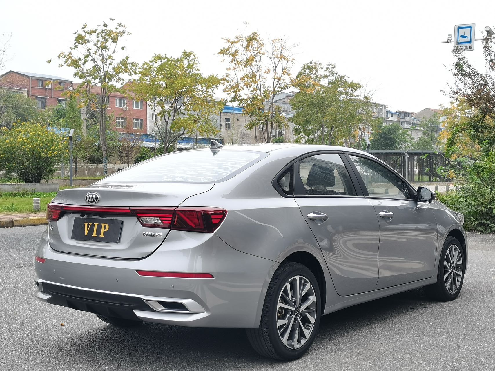 Kia K3 2021 вид сзади