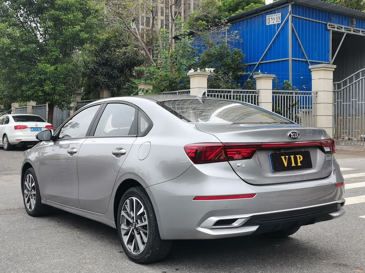 Kia K3 2021 вид сзади