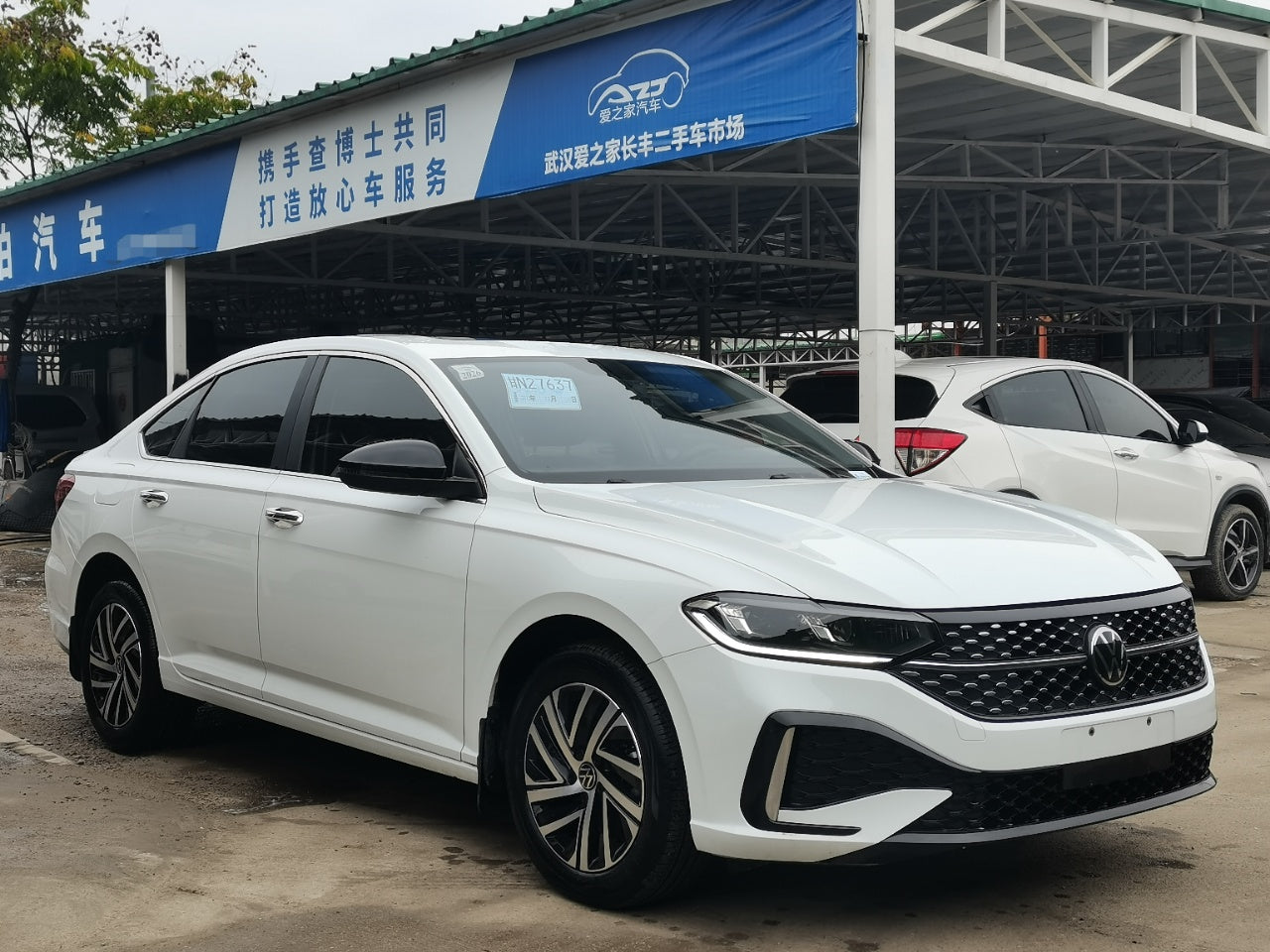 Volkswagen Lavida 2023 вид сбоку