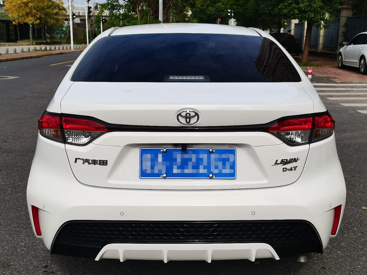 Toyota Corolla 2021 вид сзади