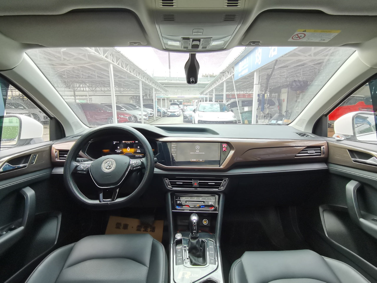 Volkswagen Tharu 2022 центральная панель