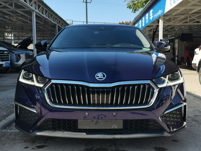 Skoda Octavia 2021 вид спереди