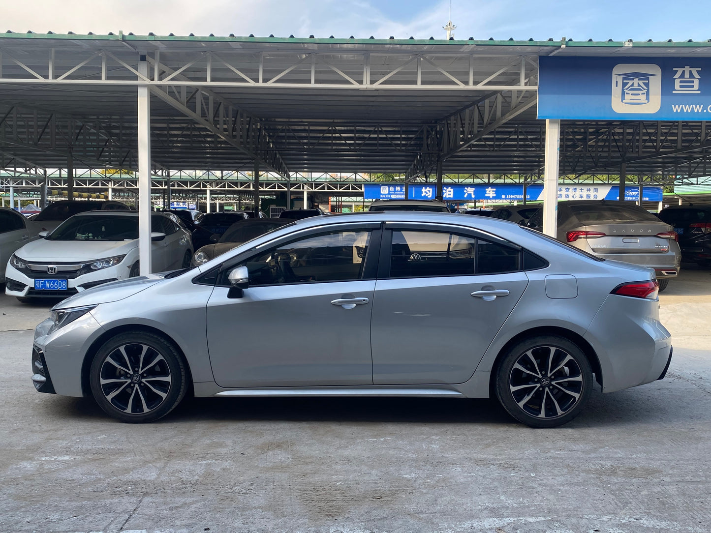 Боковой вид Toyota Levin 2021