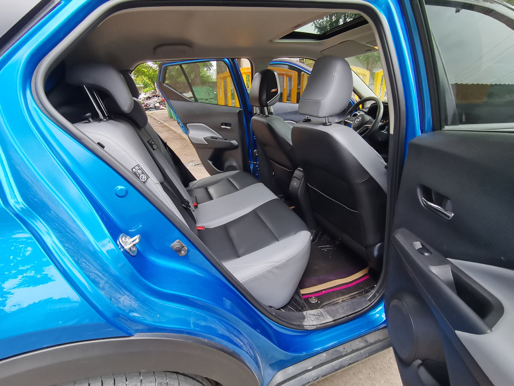 Kicks интерьер