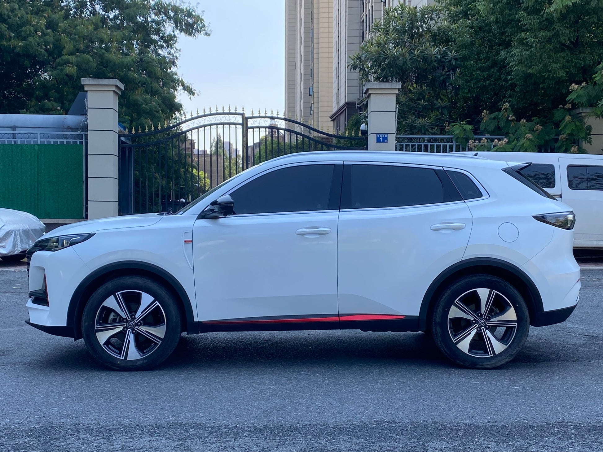 CS55 Plus сбоку