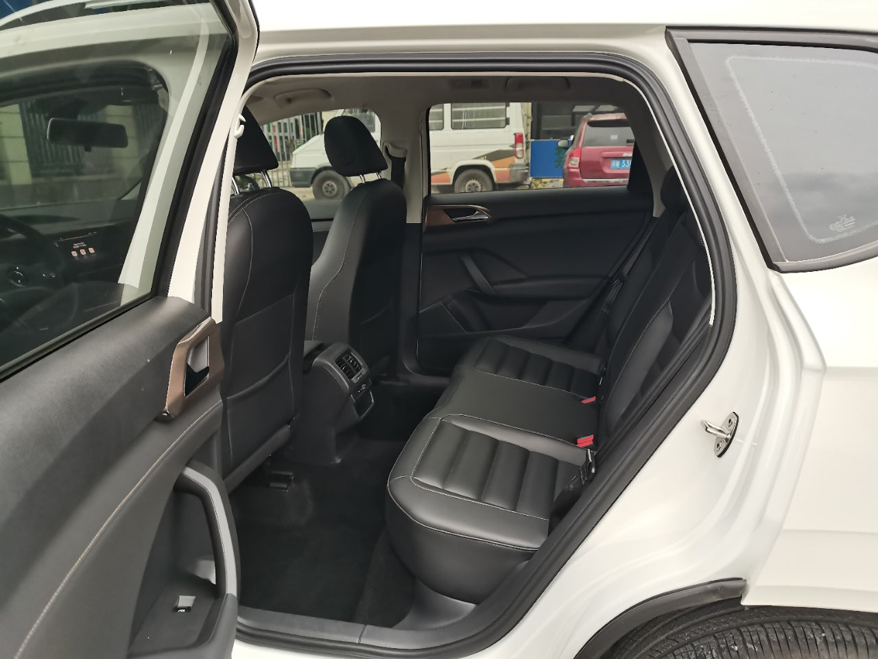 Tharu интерьер