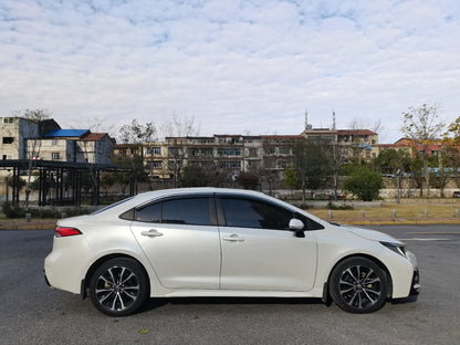 Toyota Corolla 2021, вид сбоку