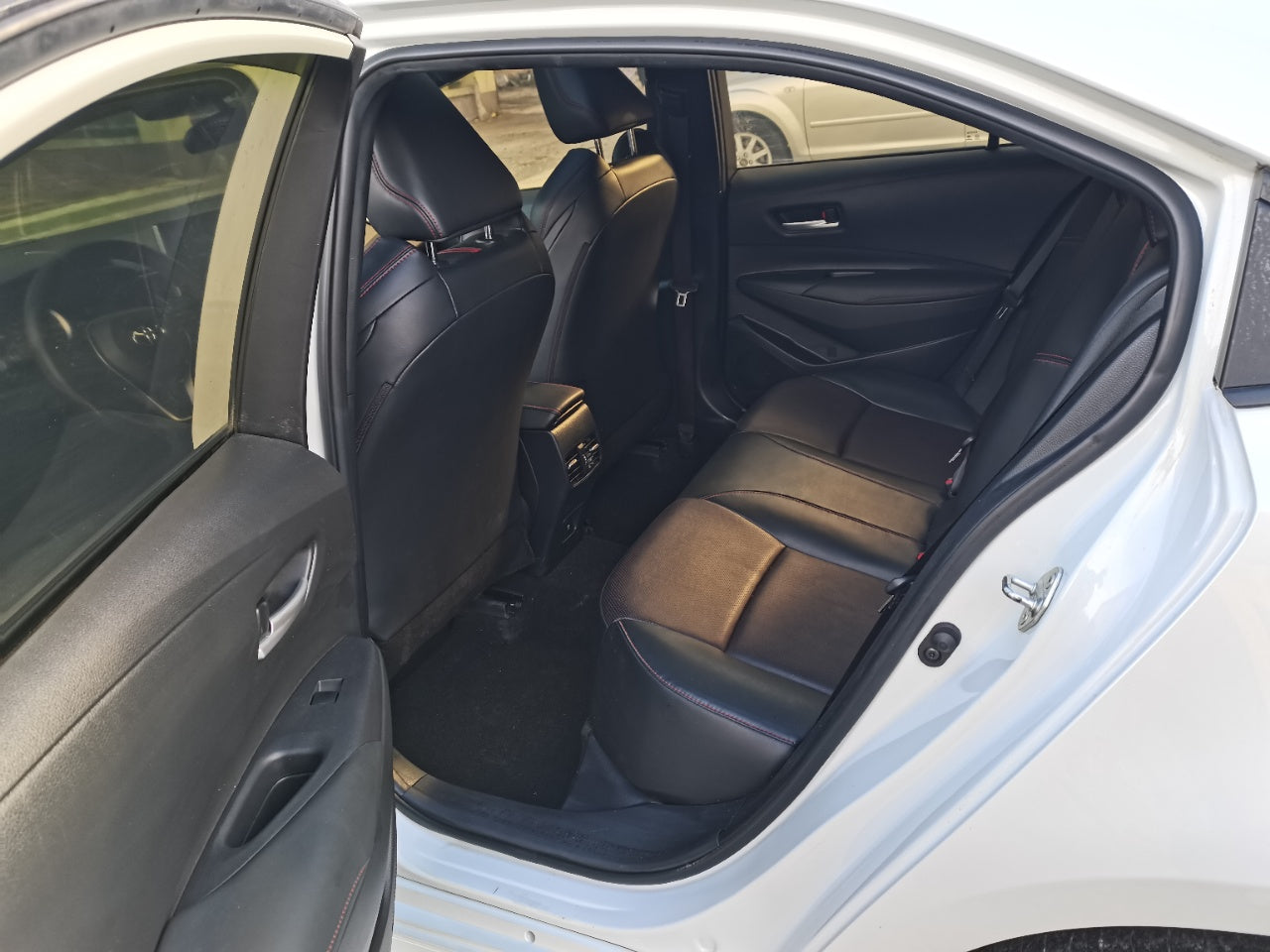 Toyota Corolla, задний ряд сидений