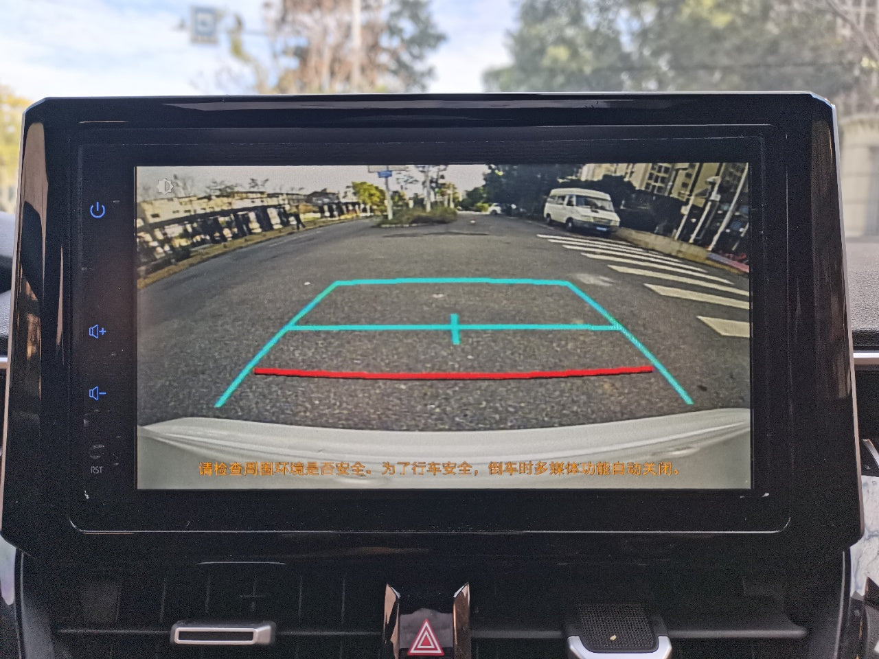 Toyota Corolla, салон и приборы