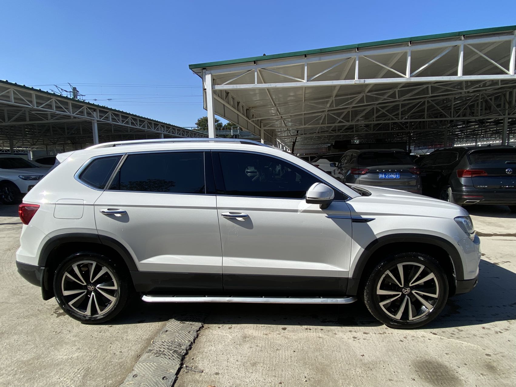 Volkswagen Tharu 2021, вид сбоку