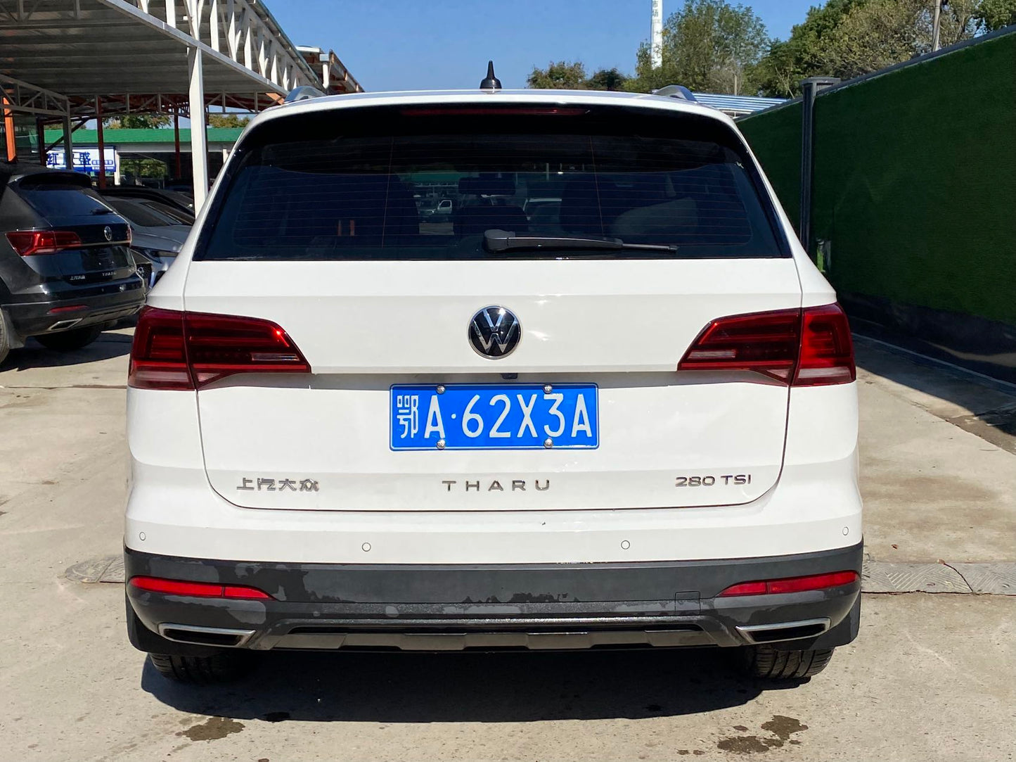 Volkswagen Tharu, вид сзади