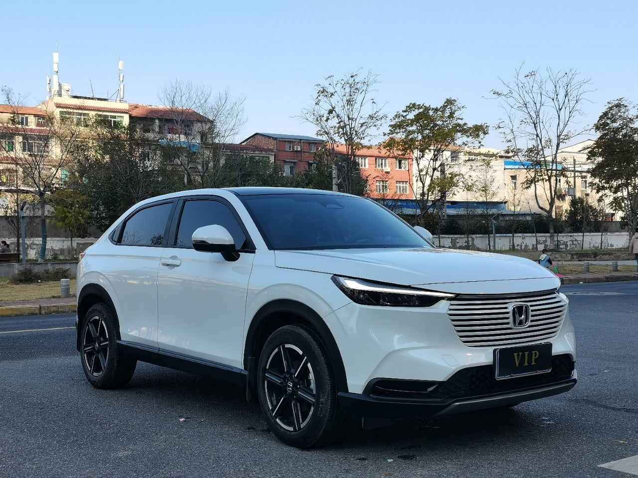 Honda Vezel 2023 вид сбоку