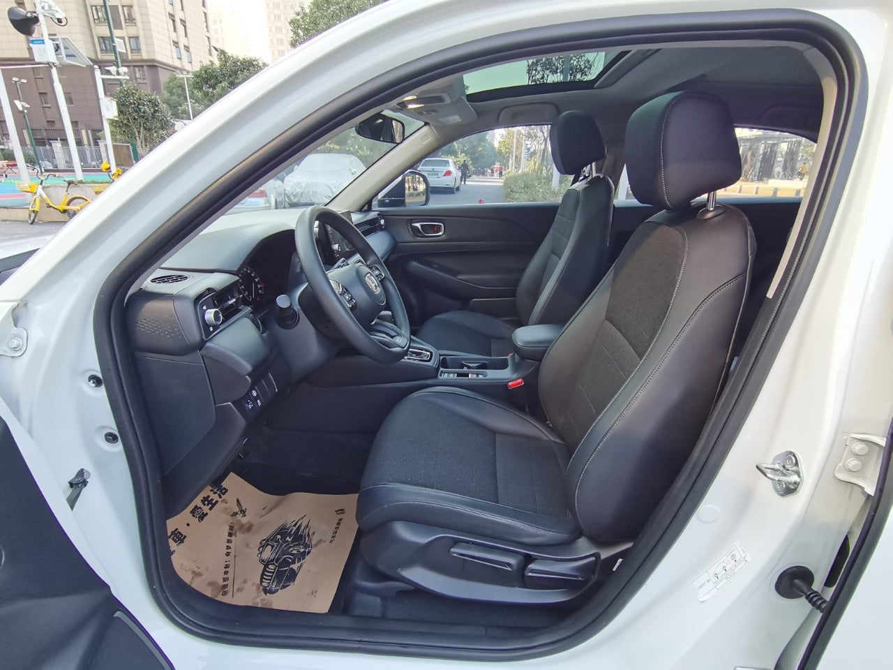 Honda Vezel 2023 интерьер