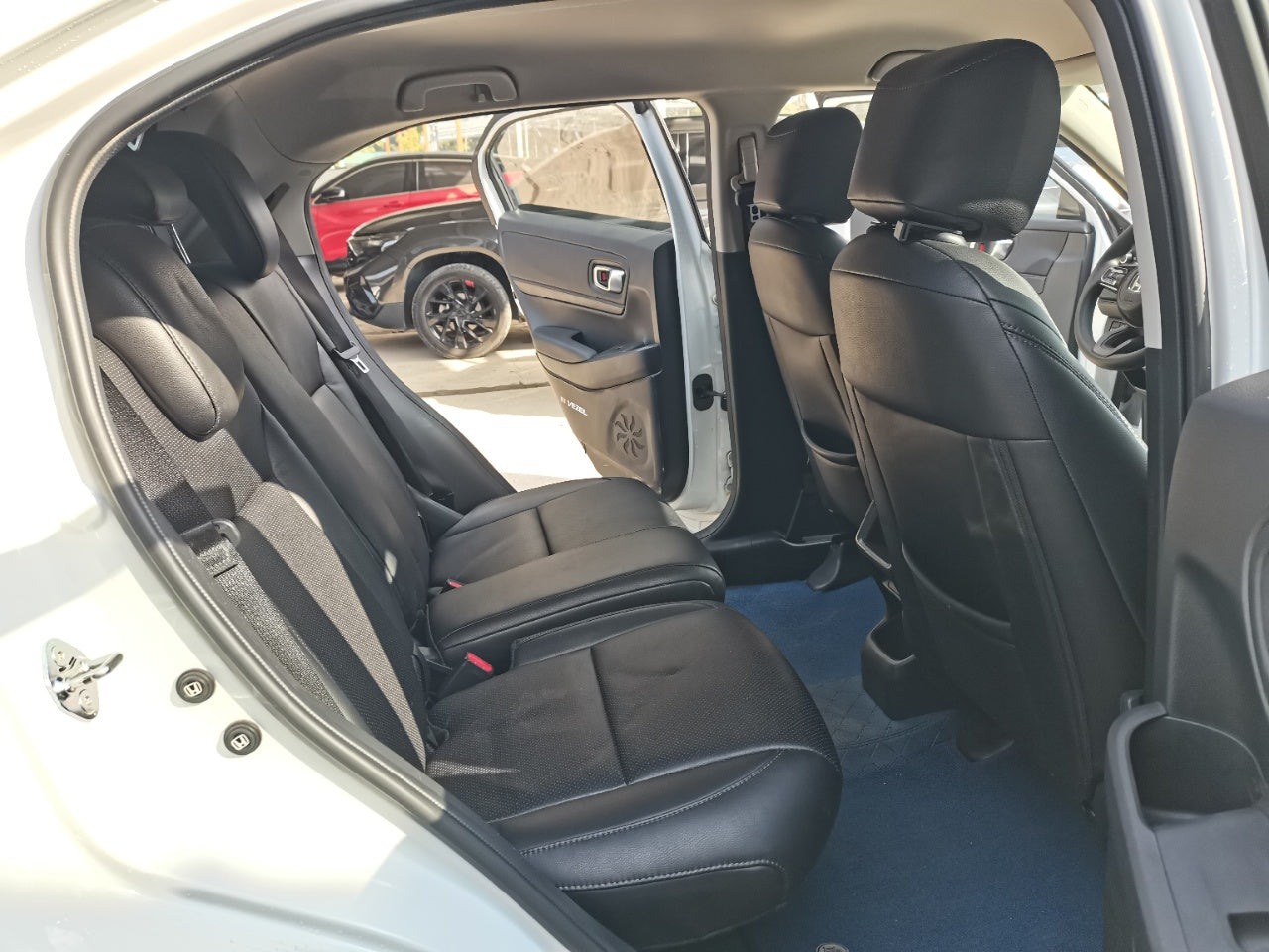 Honda Vezel 2023 интерьер · сиденья