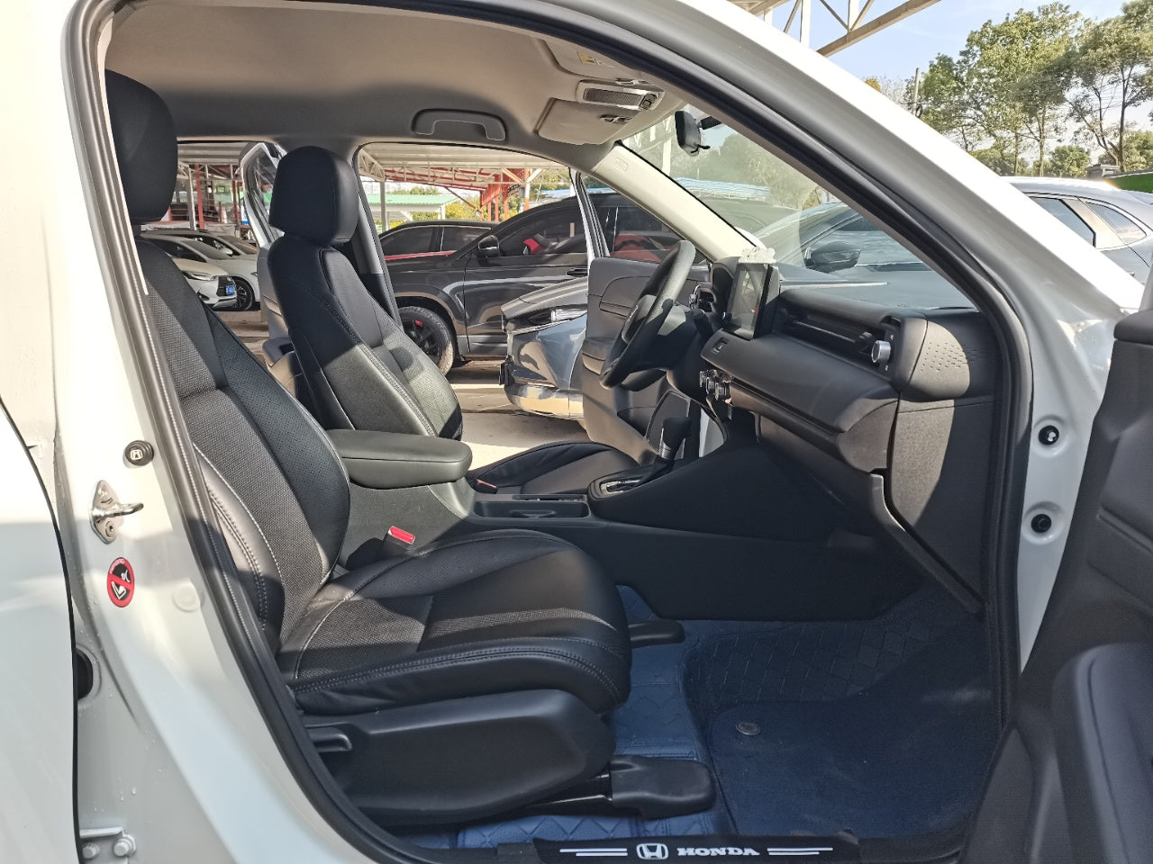 Honda Vezel 2023 центральная консоль · мультимедиа