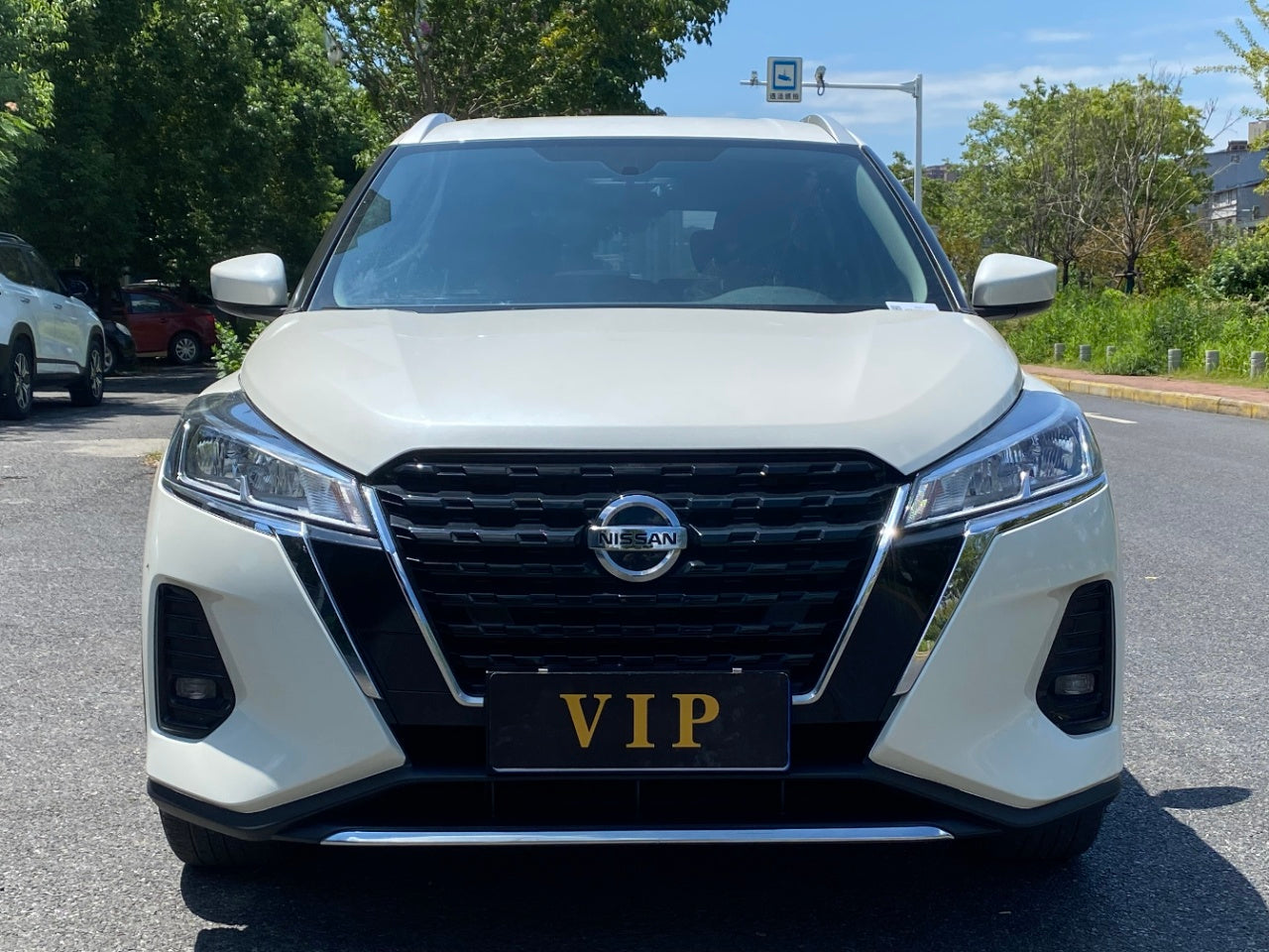 Передний вид Nissan Kicks 2022