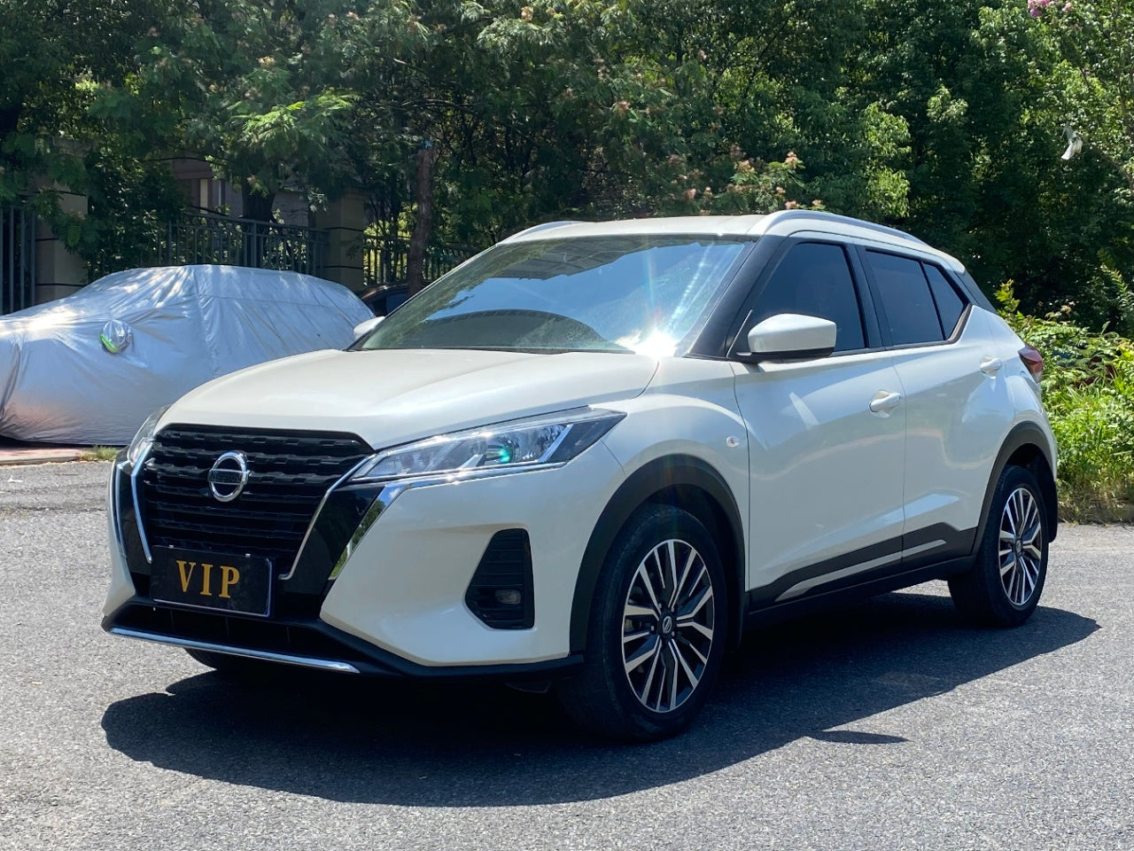 Боковой вид Nissan Kicks 2022