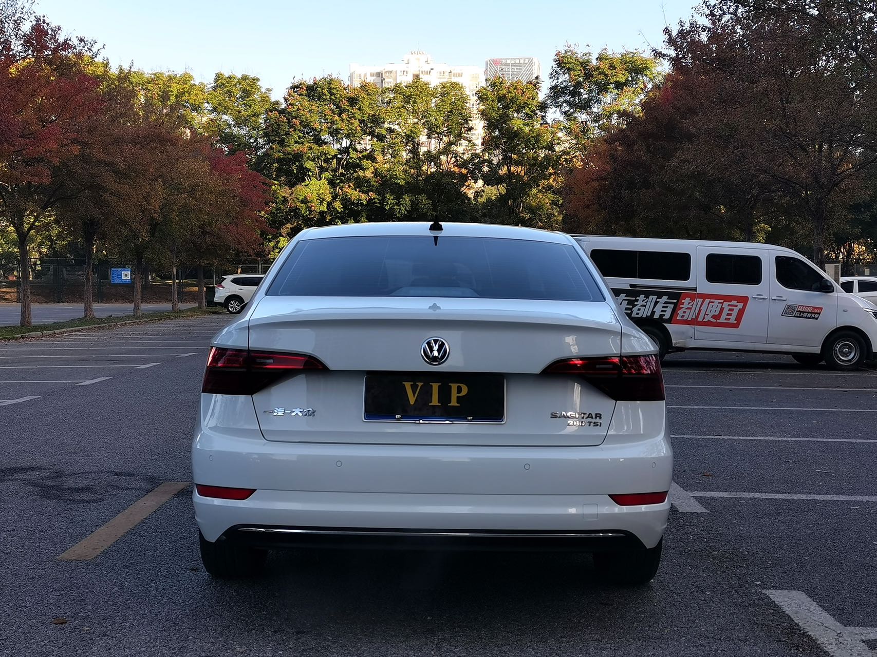 Задний вид Volkswagen Jetta 2021