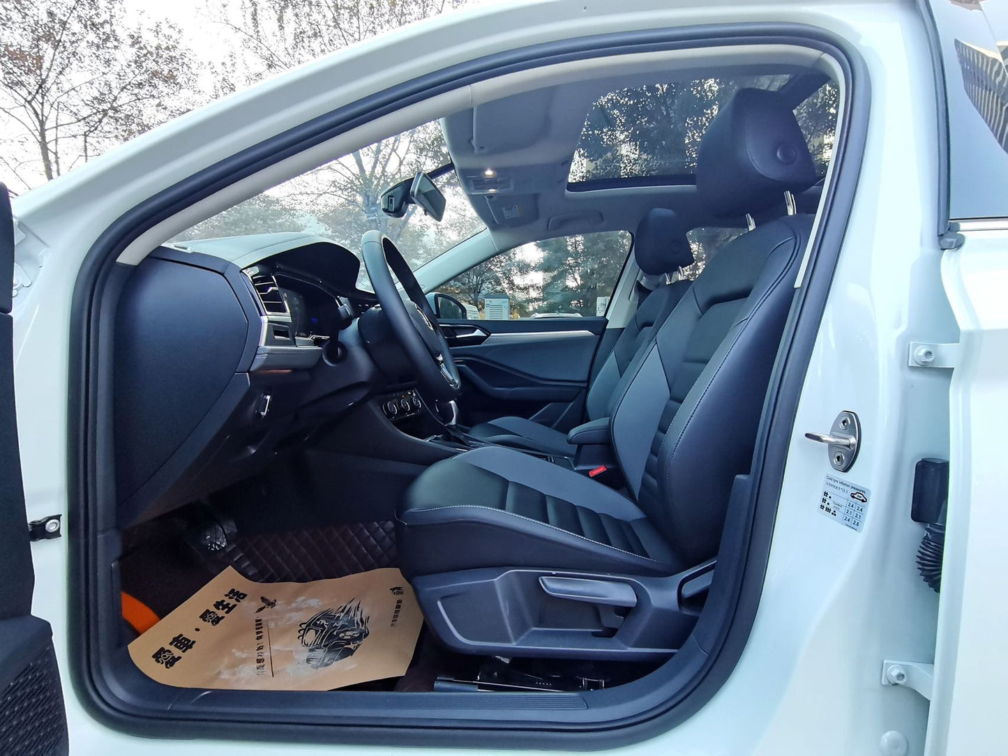 Интерьер Volkswagen Jetta 2021