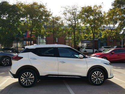 Боковой вид Nissan Kicks 2022