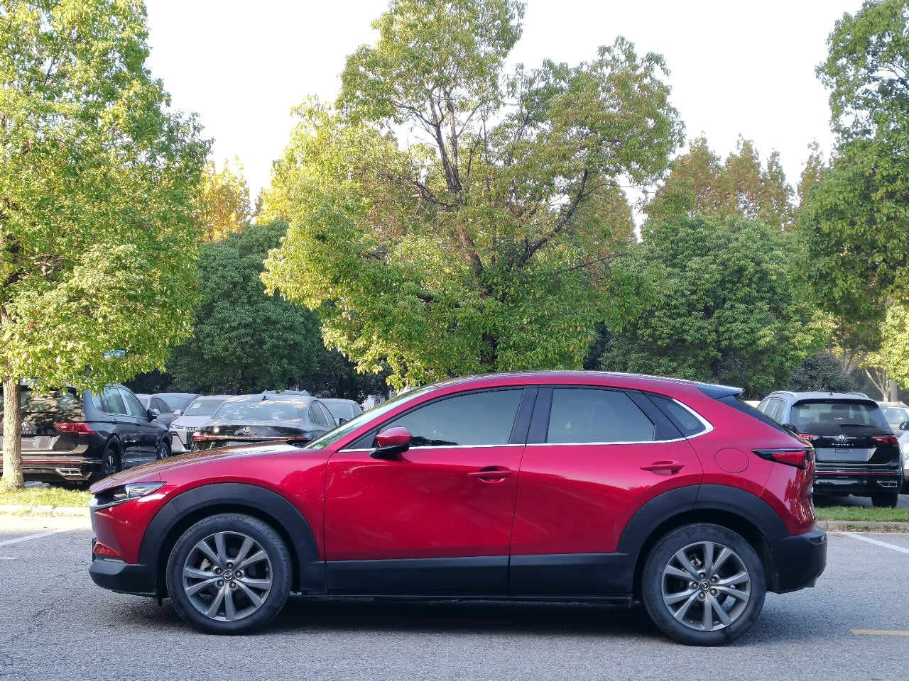 Боковой вид Mazda CX-30 2021