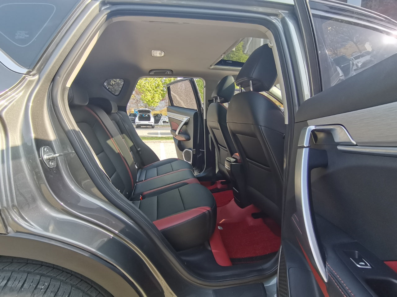 Интерьер Geely Coolray 2021