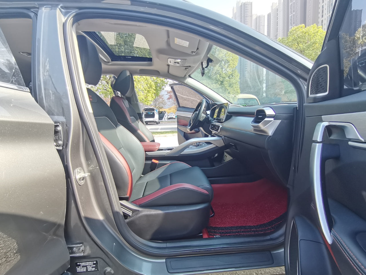 Интерьер Geely Coolray 2021