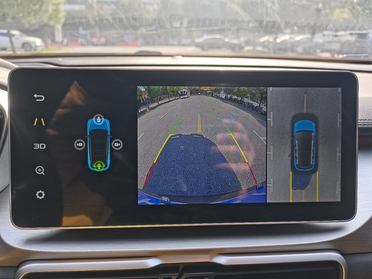 Панель приборов Geely Coolray 2021