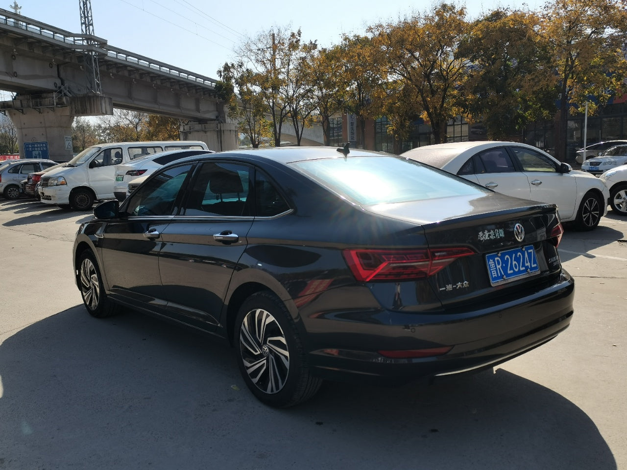 Jetta 2022 боковая часть