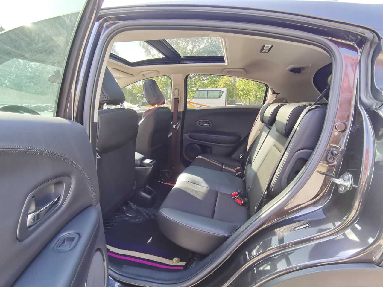 Honda Vezel 2022 интерьер