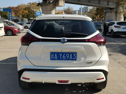 Nissan Kicks 2022 боковая часть