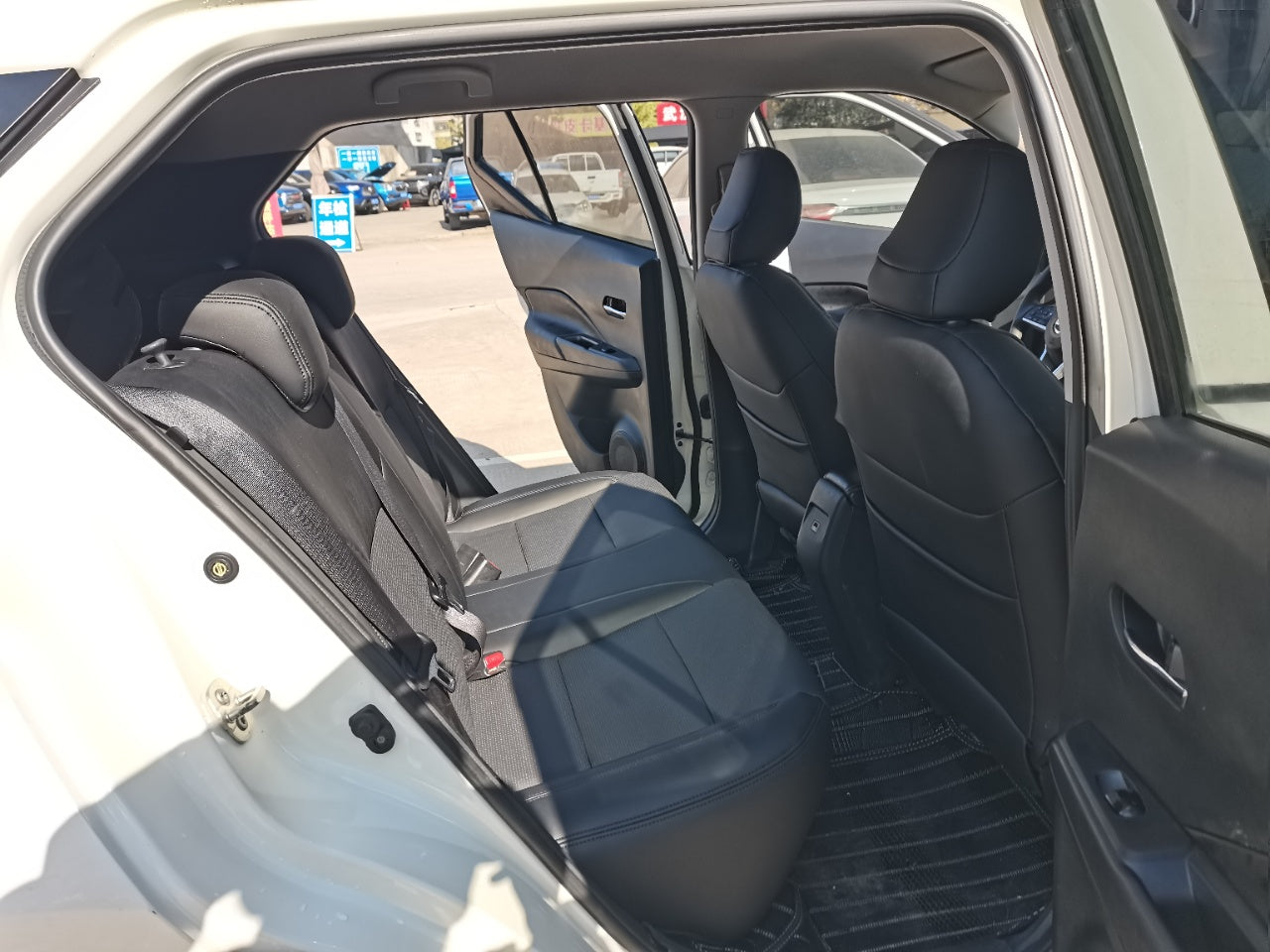 Nissan Kicks 2022 интерьер