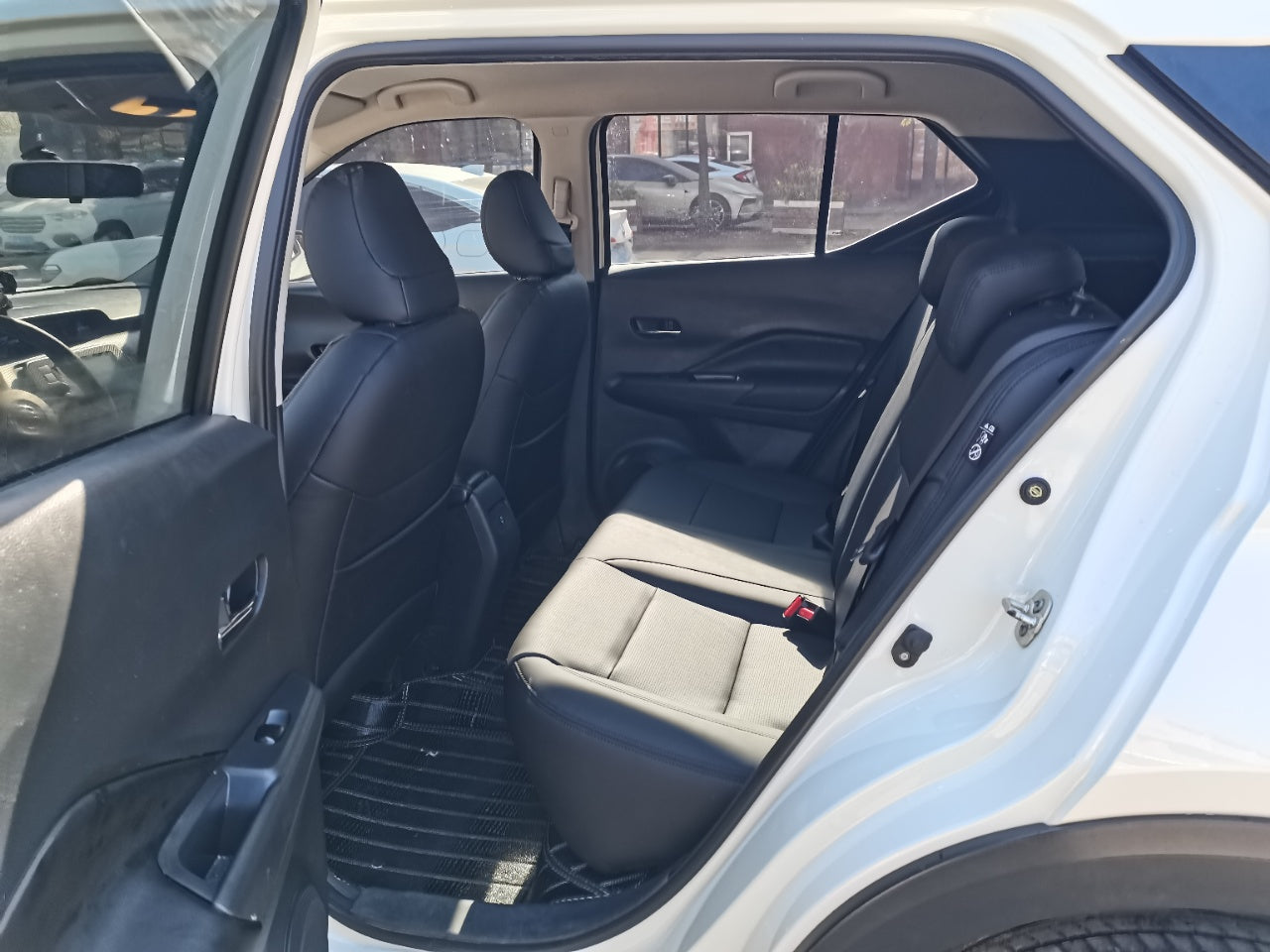 Nissan Kicks 2022 интерьер