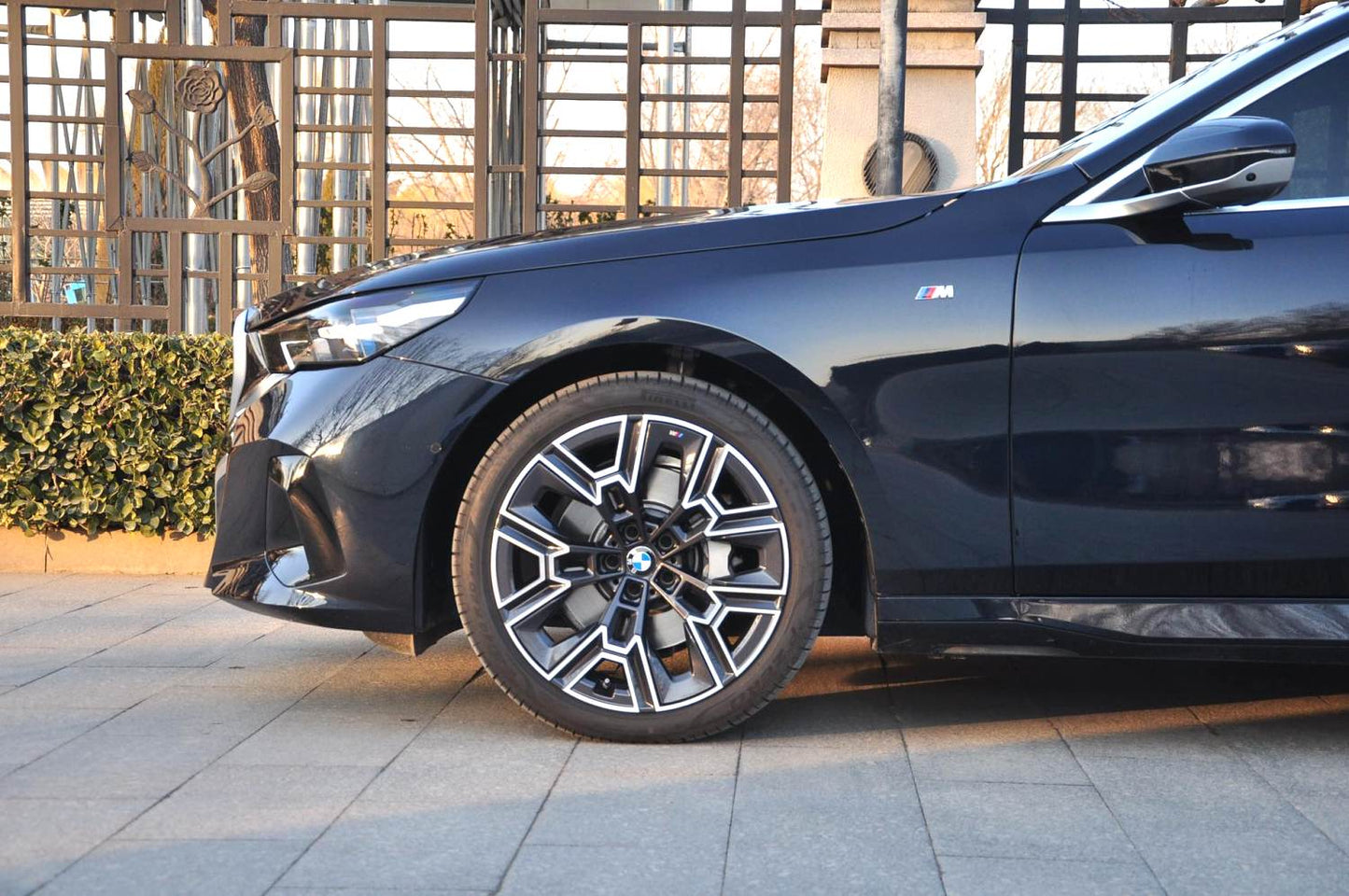 2024 BMW 5 Series 530Li 48V2.0T Luxury M Sport Package Automatic