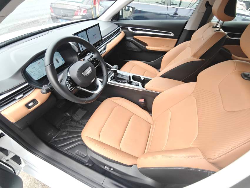 吉利 2025款 帝豪-三厢 1.5 无级 旗舰型 自动挡