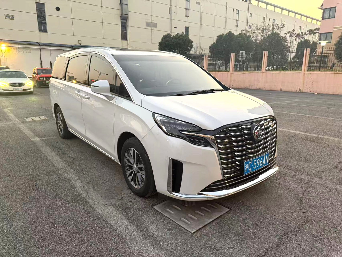 别克 2023款 GL8 ES 陆尊 48V 2.0T 653T 尊享型 自动挡