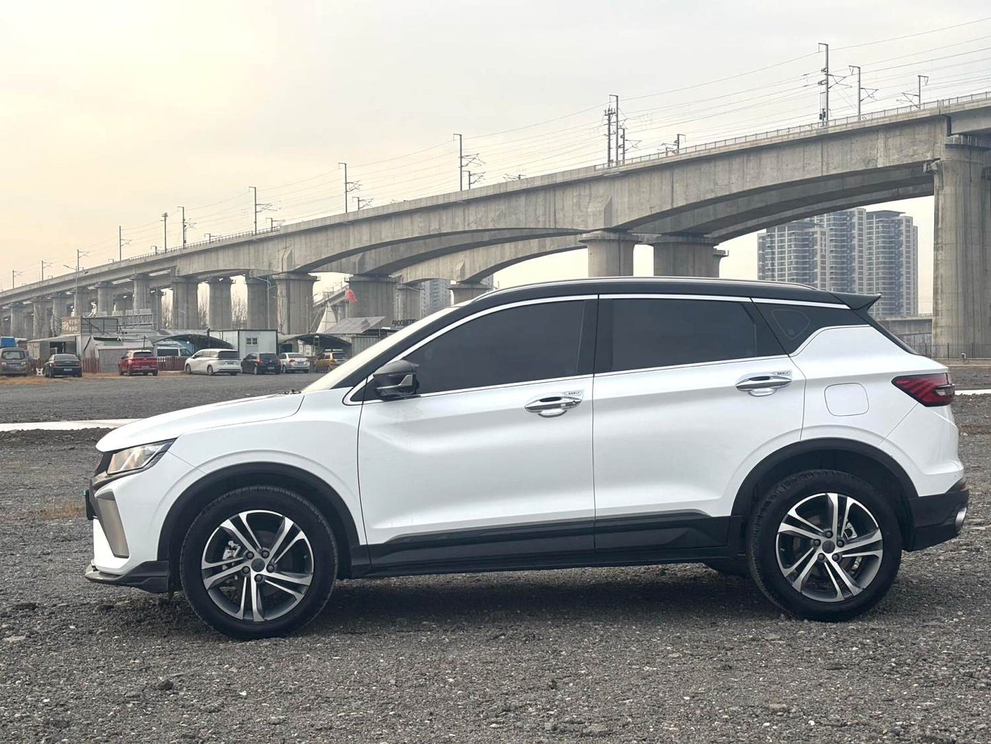 吉利 2021款 缤越 1.4T 钻石版 自动挡