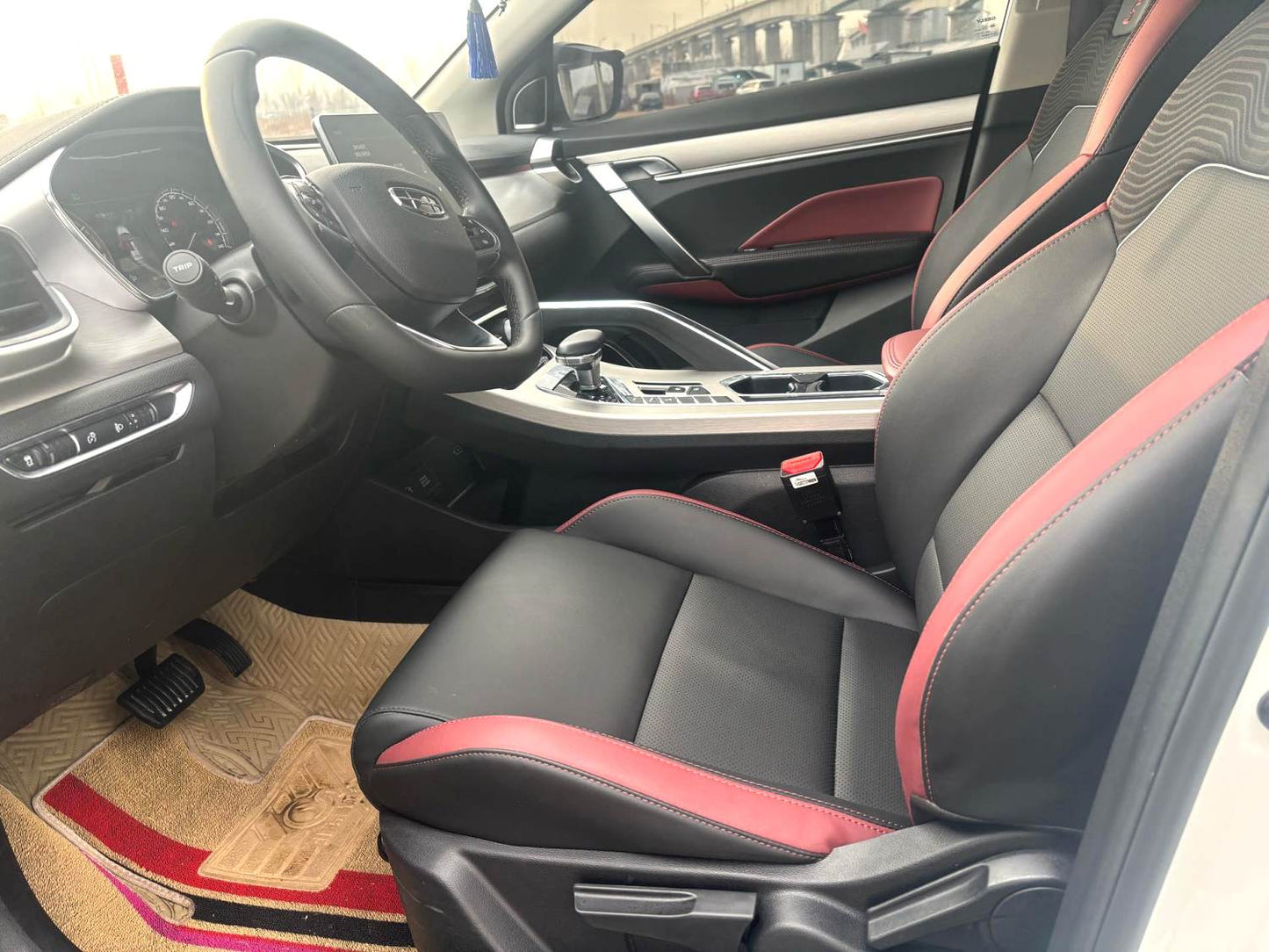 吉利 2021款 缤越 1.4T 钻石版 自动挡