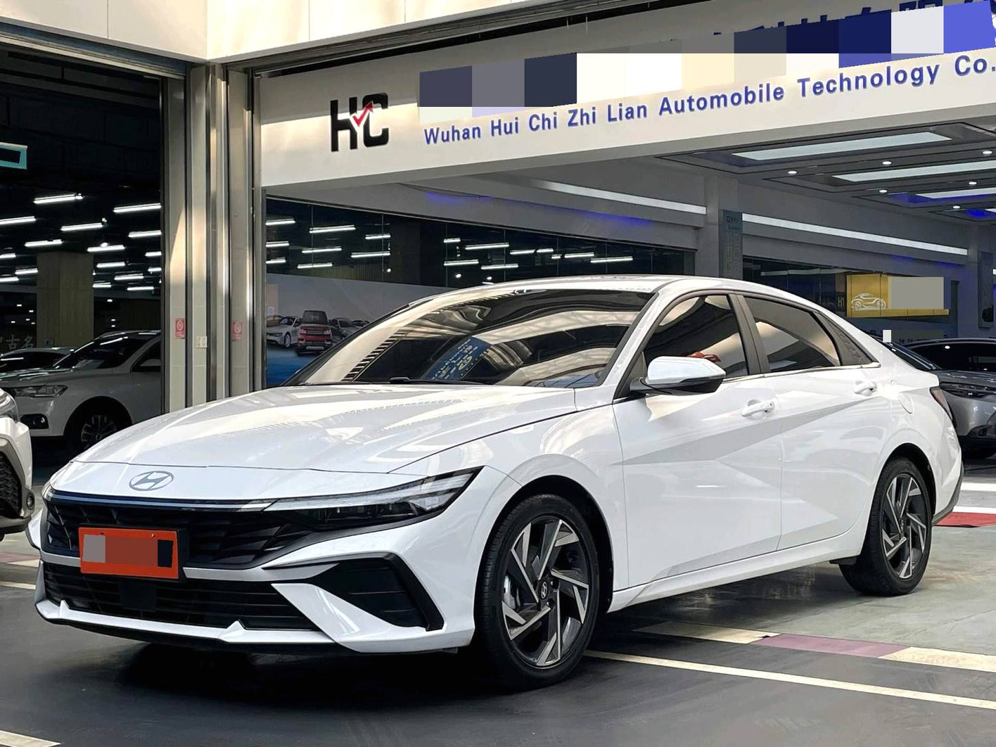 现代 2023款 伊兰特-三厢 1.5 无级 TOP 旗舰版 自动挡