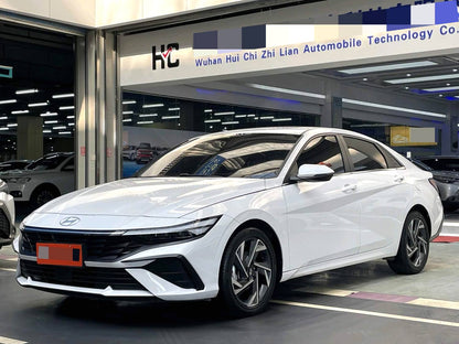 现代 2023款 伊兰特-三厢 1.5 无级 TOP 旗舰版 自动挡