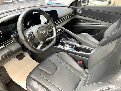 现代 2023款 伊兰特-三厢 1.5 无级 TOP 旗舰版 自动挡