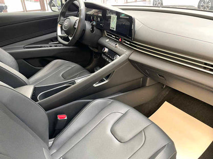 现代 2023款 伊兰特-三厢 1.5 无级 TOP 旗舰版 自动挡