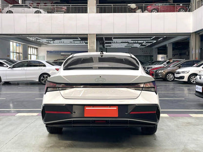 现代 2023款 伊兰特-三厢 1.5 无级 TOP 旗舰版 自动挡