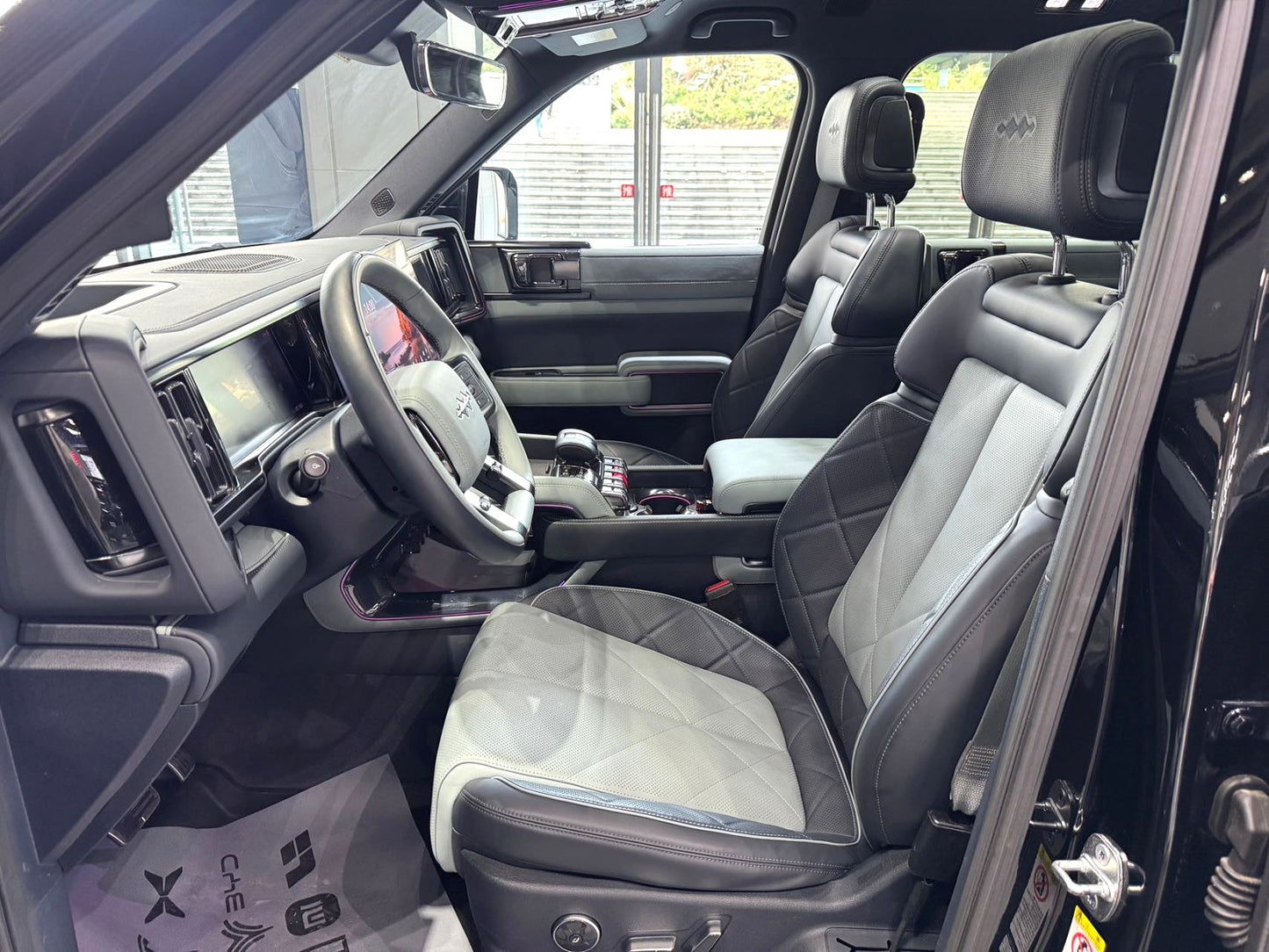 方程豹 2023款 豹5 1.5T 无级 领航版 自动挡